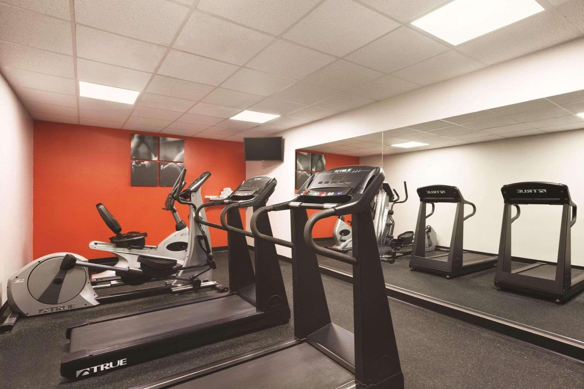 Country Inn & Suites By Radisson, Washington, Dc East - Capitol Heights, Md Екстериор снимка